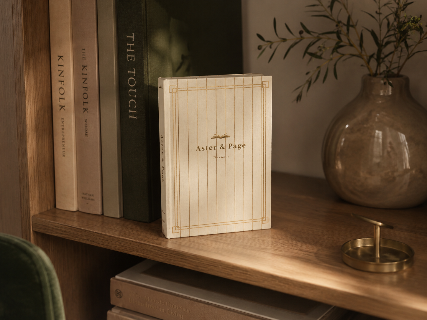 The Classic book light, closed